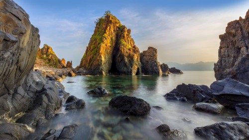 芽富湾，芽庄，越南 (© Thang Tat Nguyen/Getty Images)