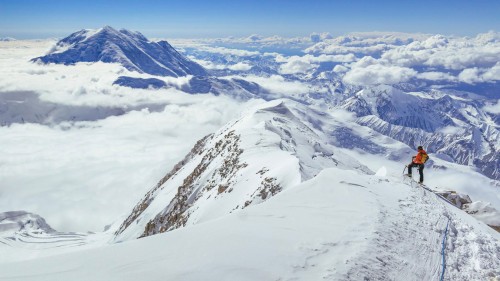 从德纳里山看福克拉山，德纳里国家公园，美国阿拉斯加州 (© Andrew Peacock/Tandem Stills   Motion)